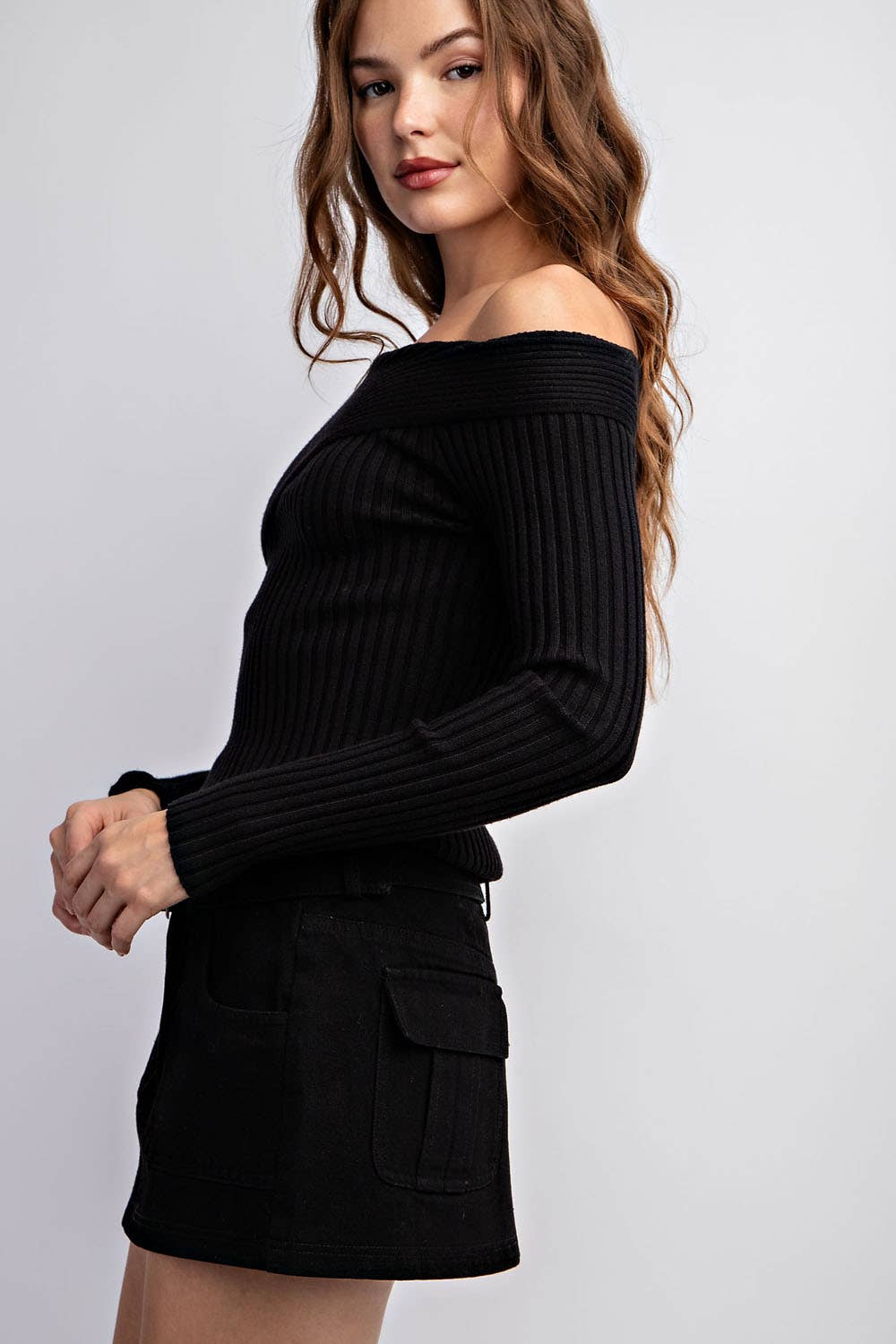 RIBBED SWEATER COLD SHOULDER TOP: Lt Blue