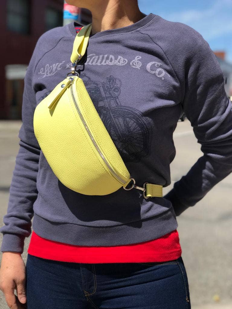 Women's Italian Leather Waist Bag with Zipper. Primavera: Bubblegum Pink
