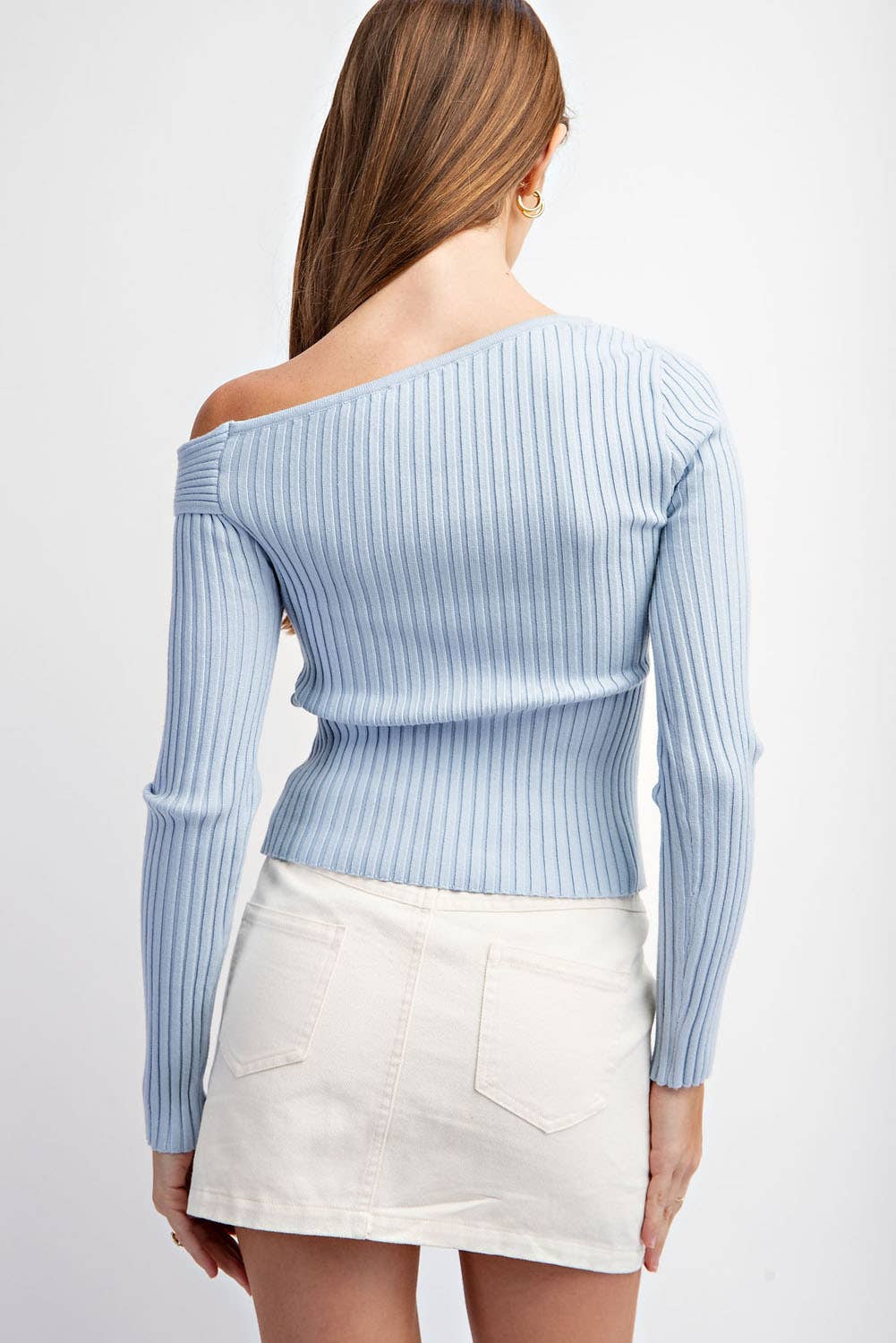 RIBBED SWEATER COLD SHOULDER TOP: Lt Blue