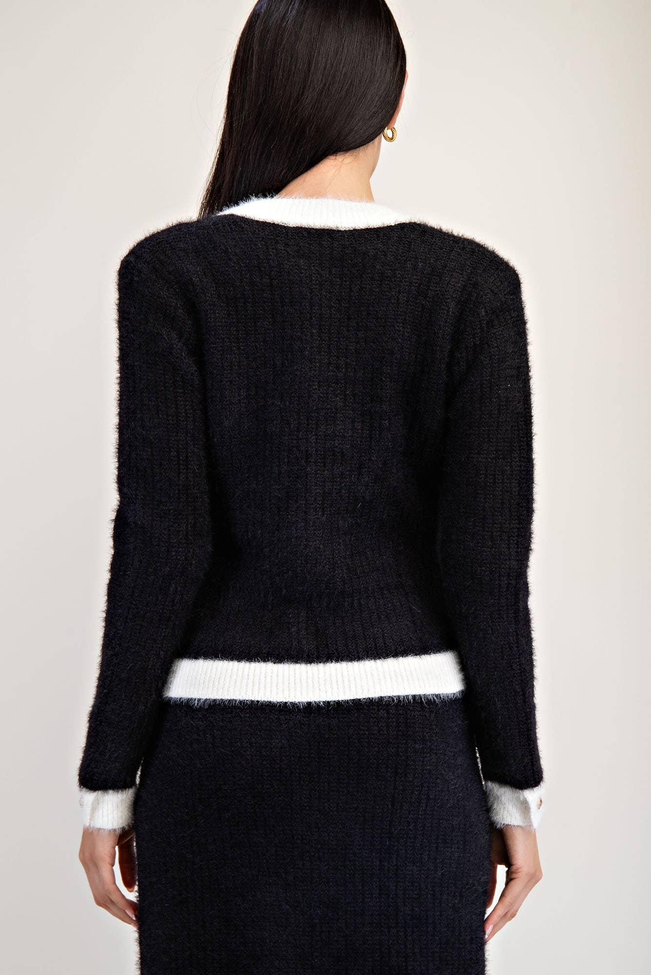 Edit by Nine - TT5933 FUZZY SWEATER CARDIGAN WITH CONTRAST EDGE DETAIL: Blk / S
