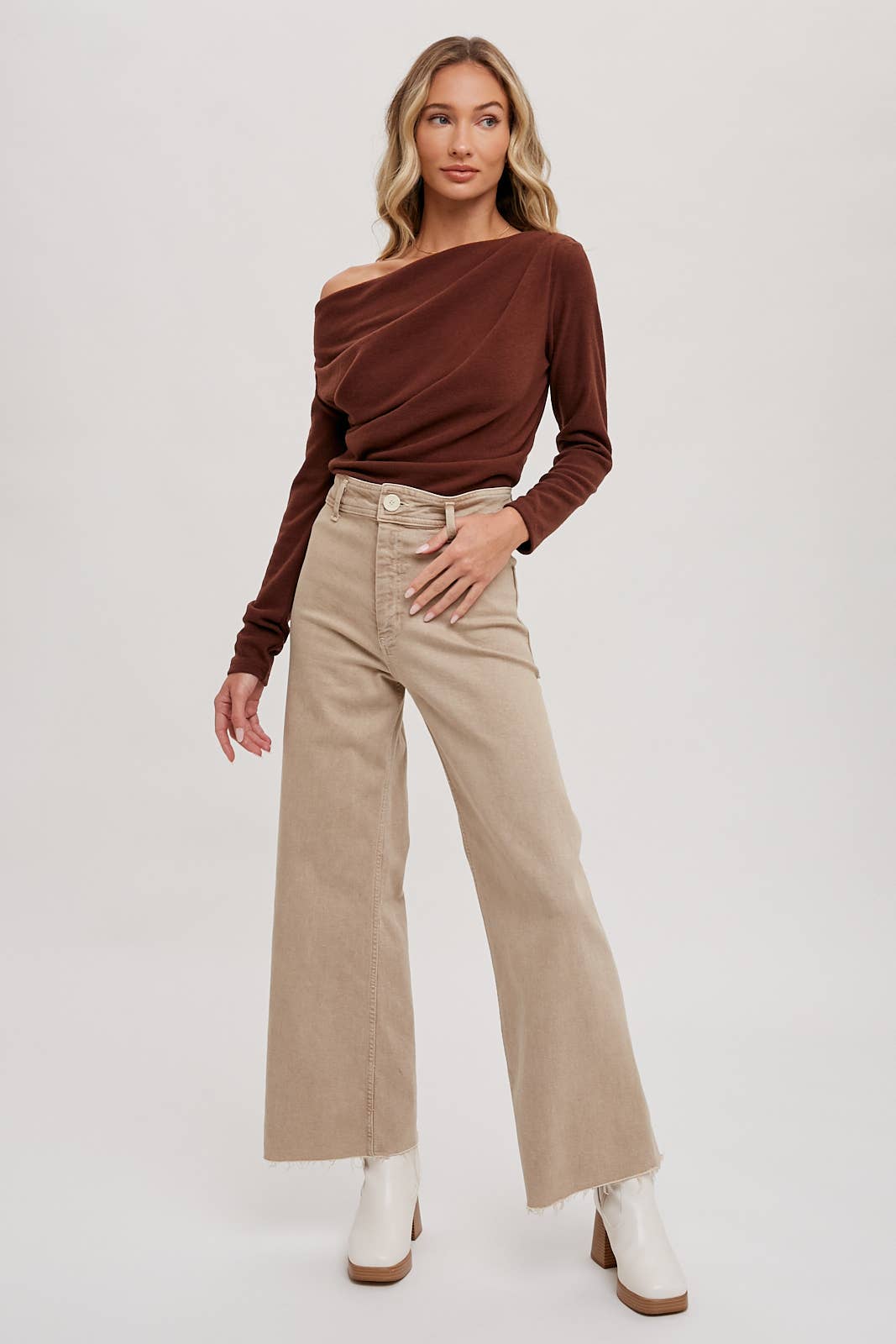 Bluivy - ONE OFF SHOULDER KNIT TOP: Beige