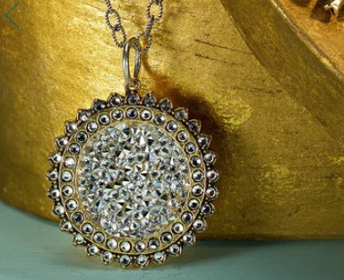 The Light of Stars Kristal Pendant and tripper chain