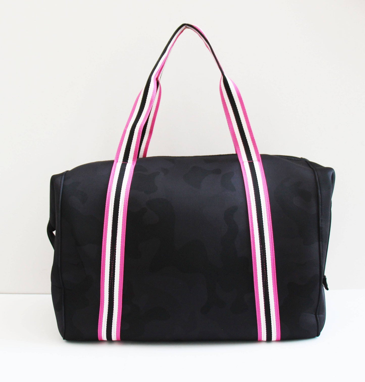 The Cassie Neoprene Weekender Hollywood  Black Camo /pink