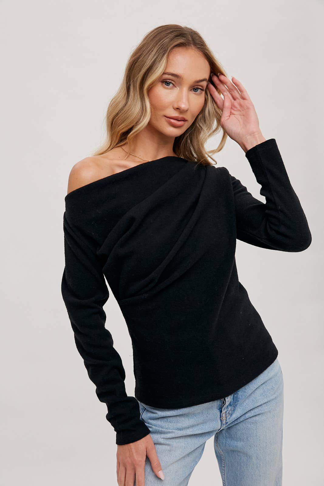 Bluivy - ONE OFF SHOULDER KNIT TOP: Beige