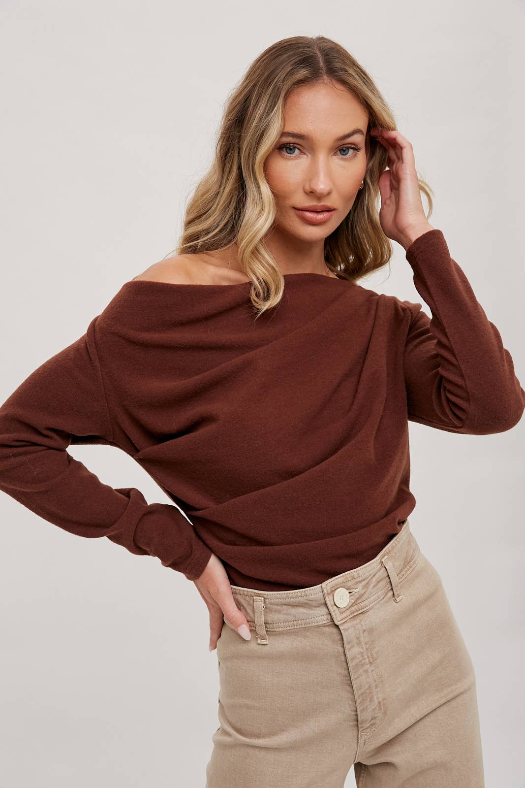 Bluivy - ONE OFF SHOULDER KNIT TOP: Beige