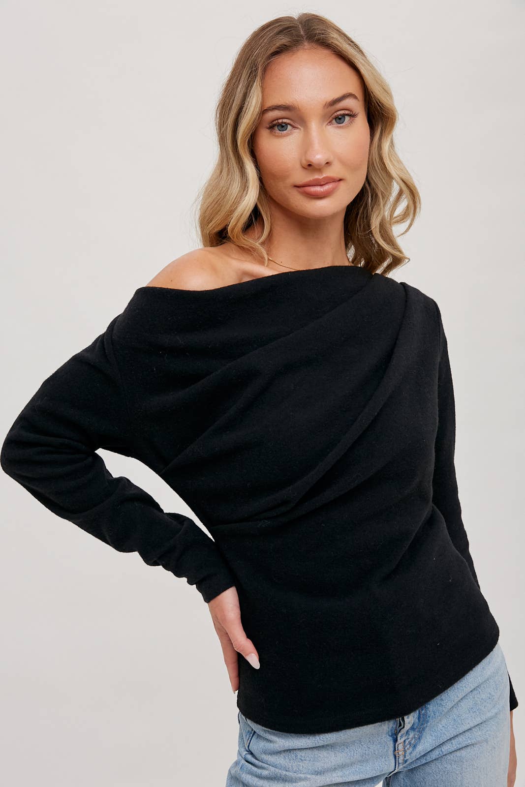 Bluivy - ONE OFF SHOULDER KNIT TOP: Beige