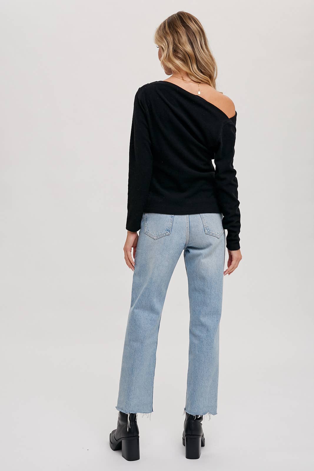 Bluivy - ONE OFF SHOULDER KNIT TOP: Beige